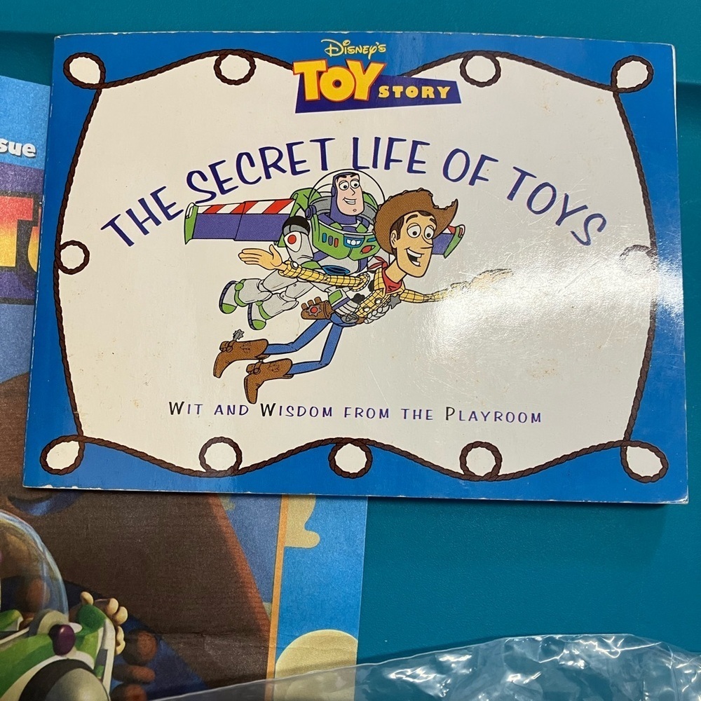 Toy Story Collectible Bundle - Picture 11 of 16